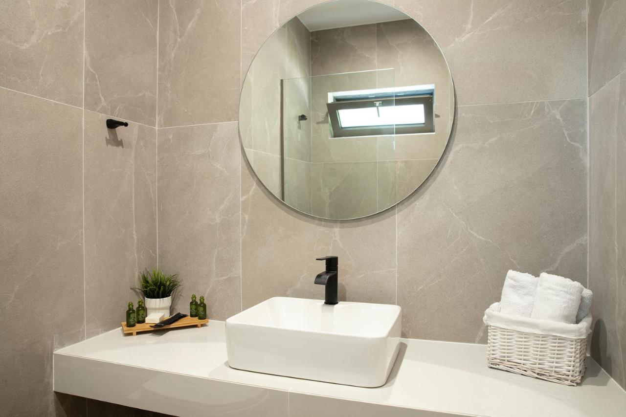 Olympus Suites Paralia Pantaleimonos Ngoại thất bức ảnh